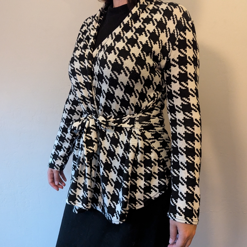 Long sleeve shirt with belt